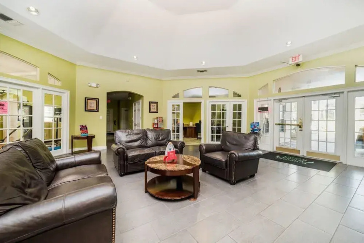 Spacious Villa: Pool, Game Room & Themed Rooms