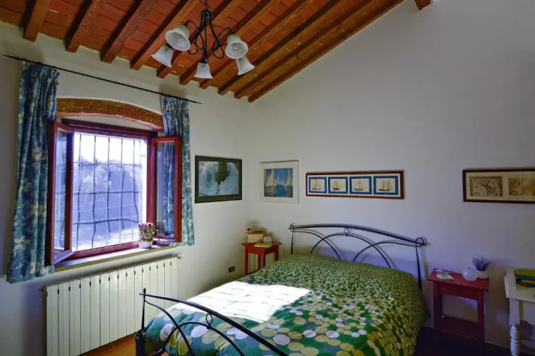 Standard Triple room with garden view