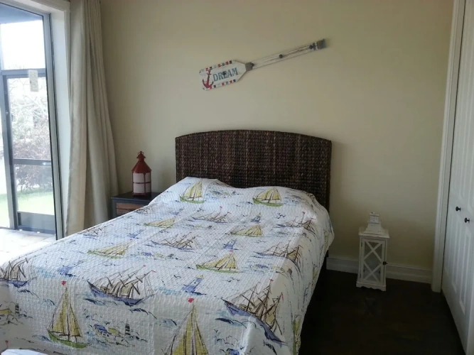 4 Bedrooms Cottage with canal view