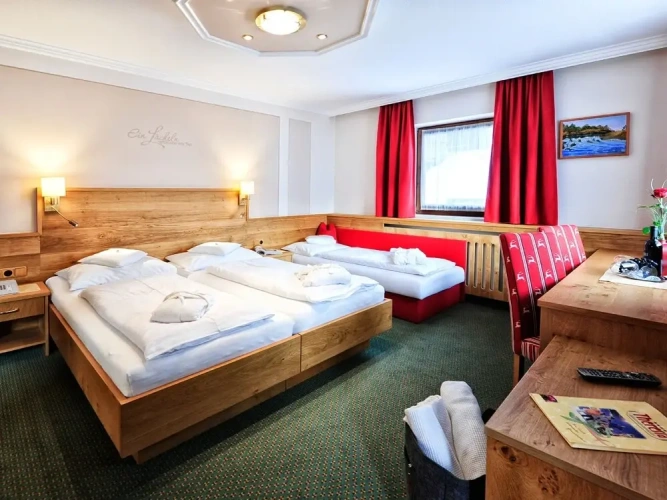 Standard Triple room with balcony and with mountain view