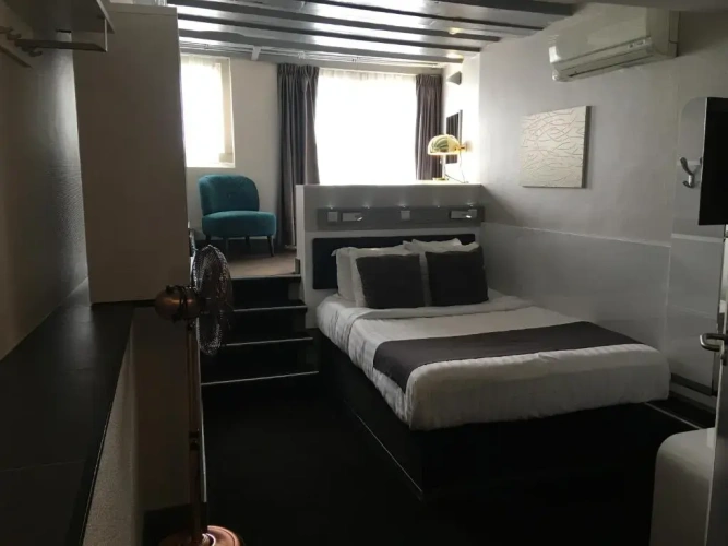 Standard Double room with canal view