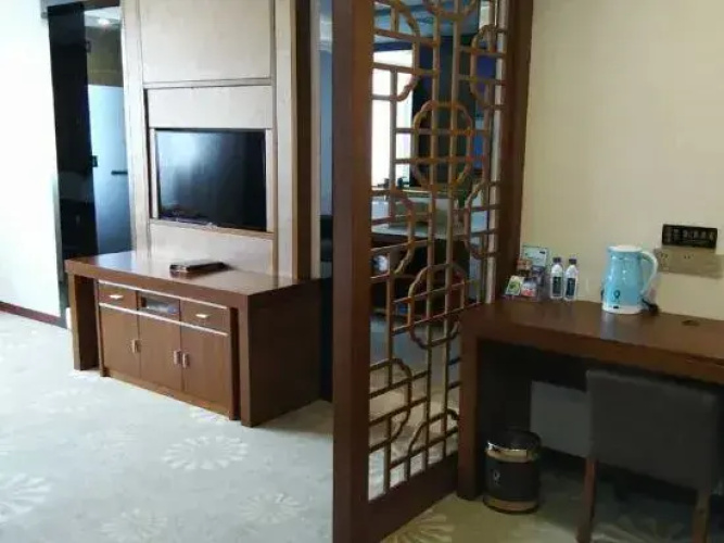 Lv Zhou Hotel