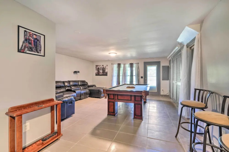 Pond-view Deck + Pool Table: Woodbridge Haven!