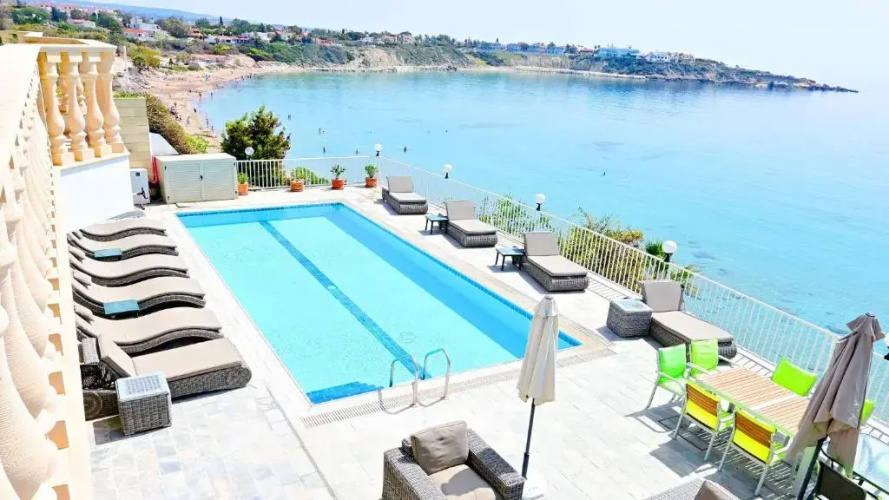 Katina Beach Villa