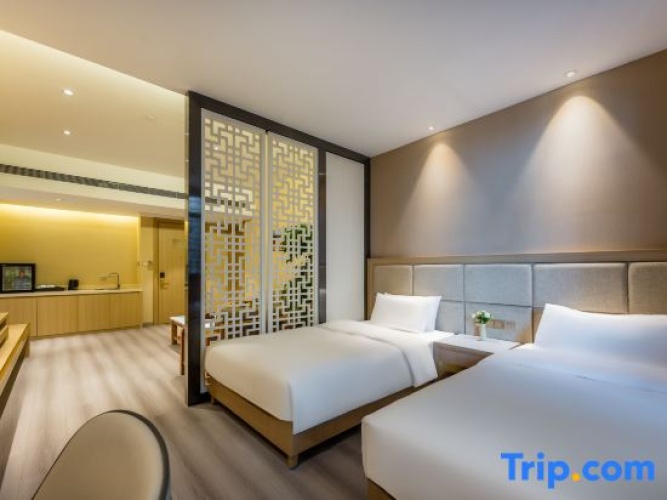 Deluxe Quadruple Family Suite