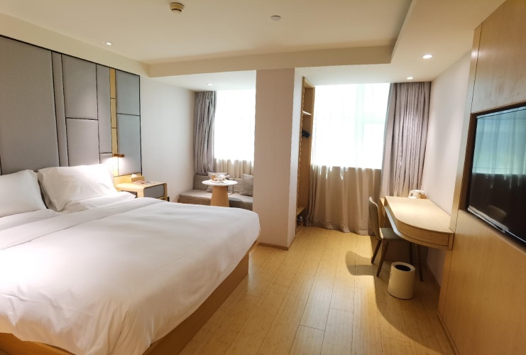 Superior Double room with street view