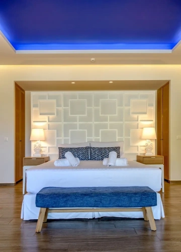 Junior Suite with balcony and with partial sea view