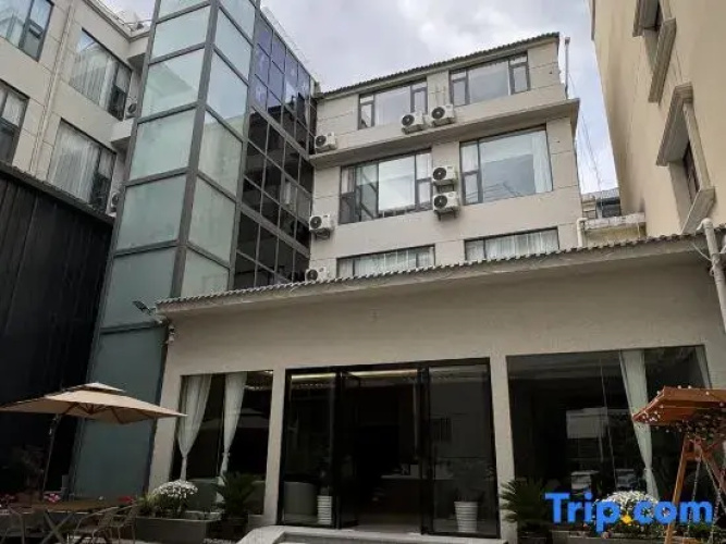 Aishan Hotel
