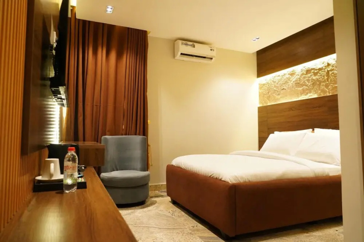Evana Hotels