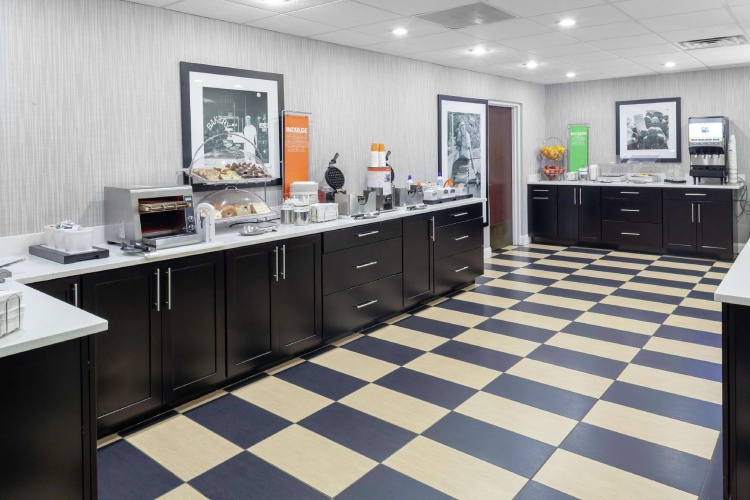 Holiday Inn Express Newark Airport - Elizabeth photo 27