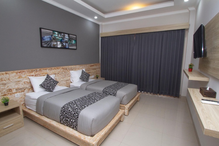 Standard Twin room with balcony