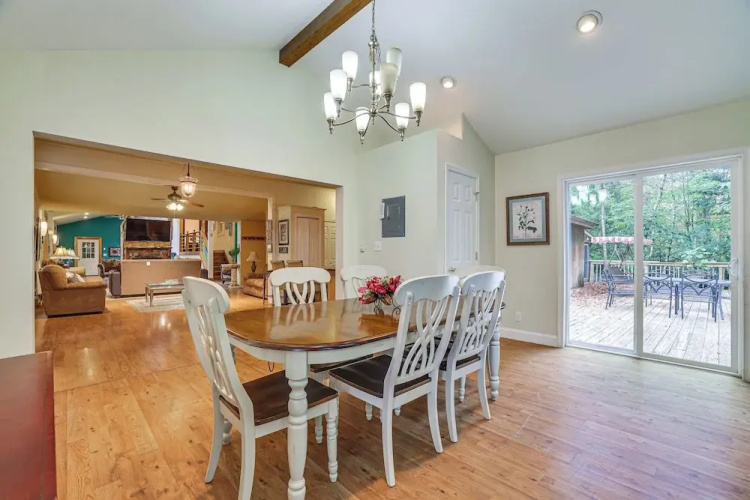 7 Mi to Big Boulder Mtn! Home w/ Pet-friendly Yard
