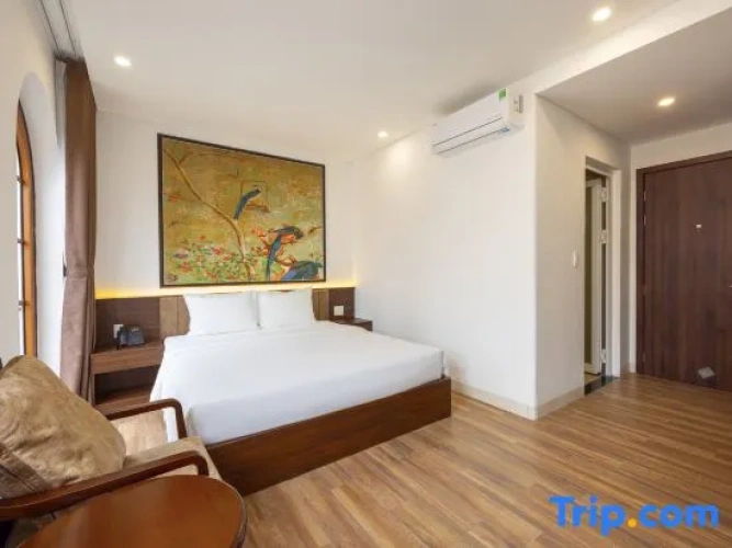 Deluxe Double room with city view