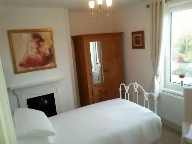 Ugiebrae House