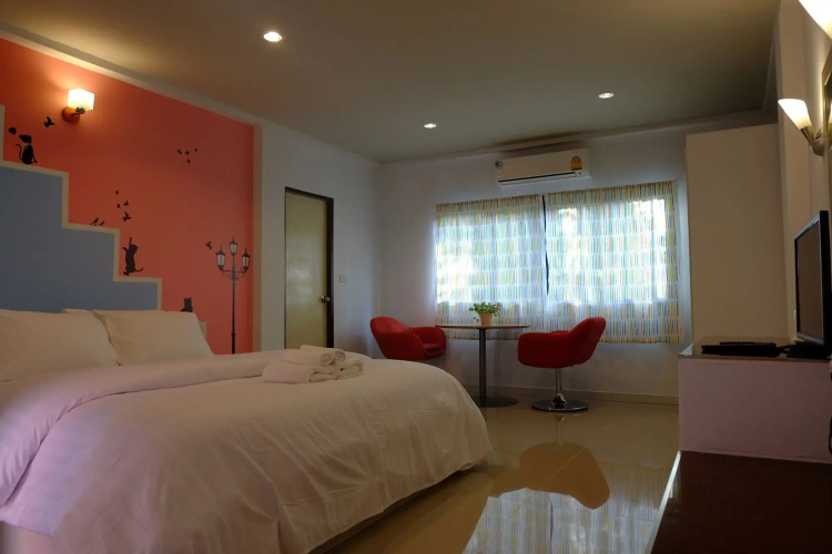 Juntima Place at Amphawa