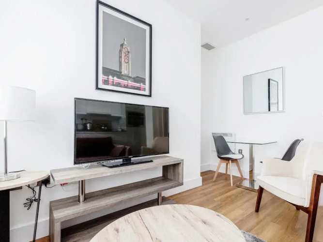 Attractive Atria Apartments