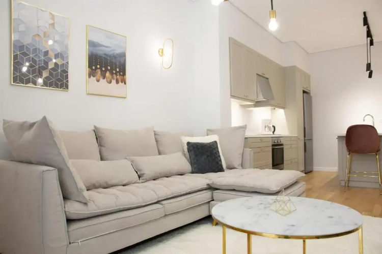 Classy Chic Design Apartment with Balcony At Acropolis