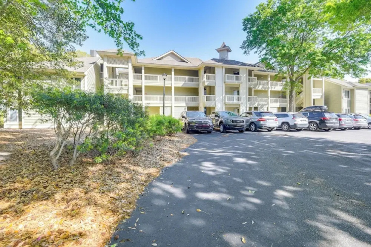 North Myrtle Beach Condo w/ Golf Course Views