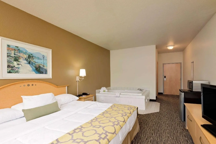 Deluxe Double Suite