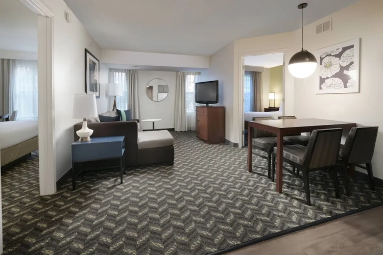1 Bedroom Suite