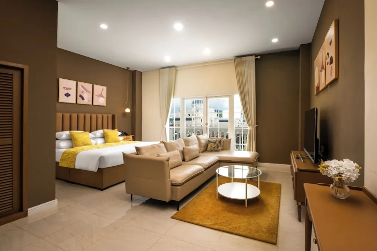 Deluxe Double room with city view