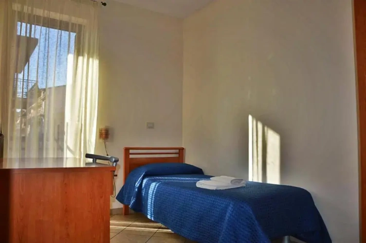 Deluxe Single room