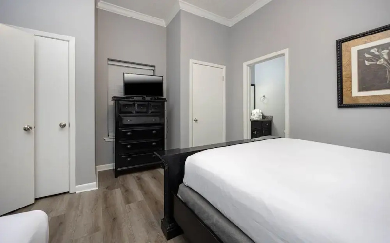 Phoenix East 2 2014 2 Bedroom Condo