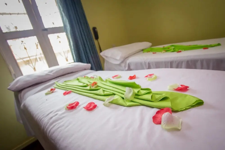 Travel Hotel
