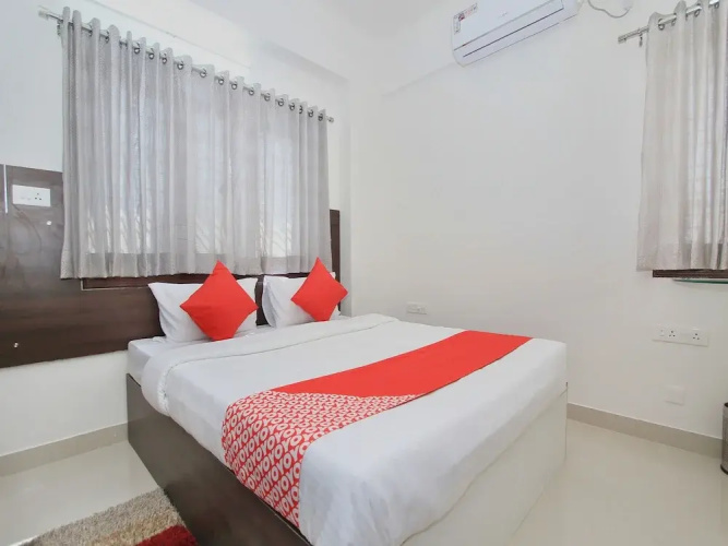 OYO 11386 Resside Homes