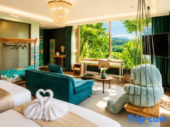 Deluxe Suite