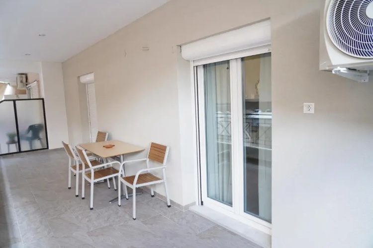 Larissa Downtown Apartment With Parking