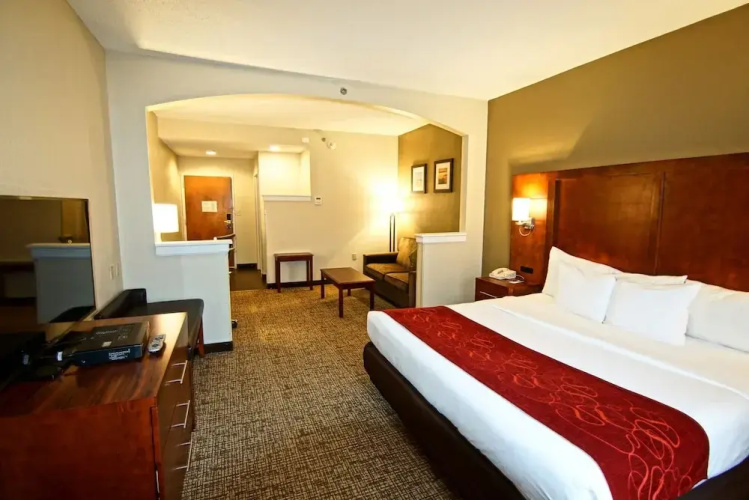 Comfort Suites
