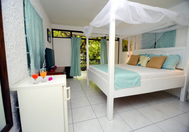 Hummingbird Beach Resort