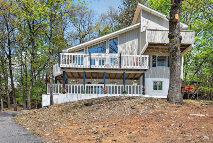 3 Bedrooms Cottage