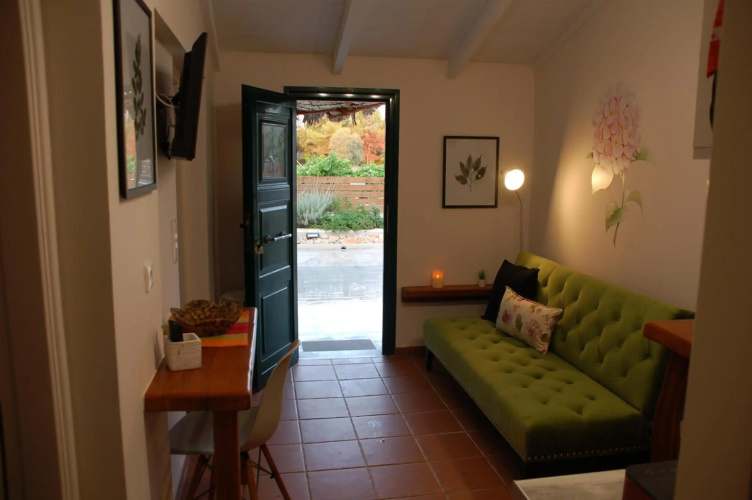 Domenica Apts II