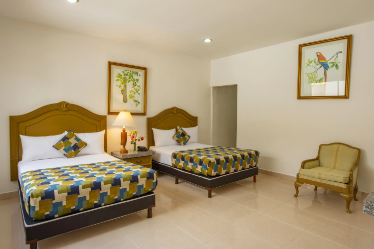Hotel Embajadores