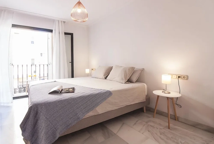 4 Bedrooms Apartment
