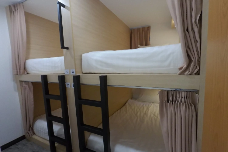 Standard Triple room