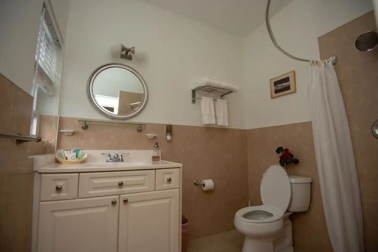 1 Bedroom Business room