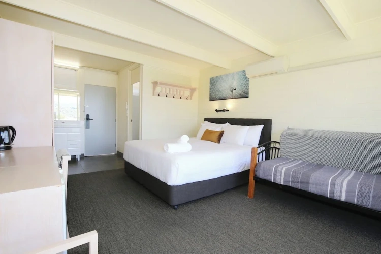 Standard Double room with balcony and with lake view