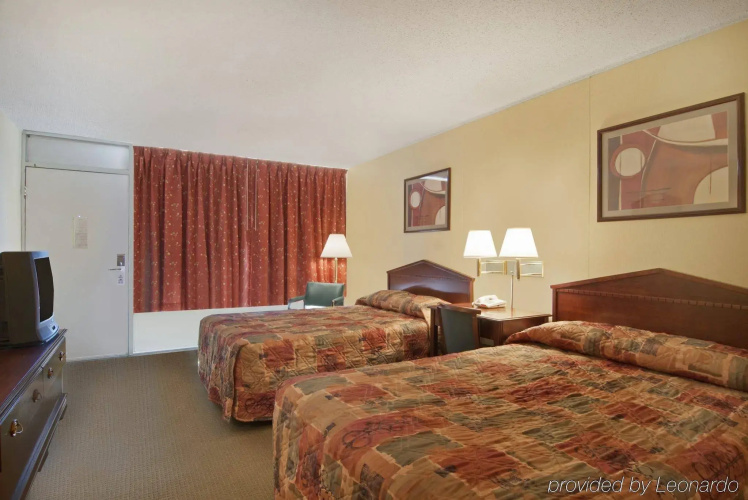 OYO Hotel Jennings Near Crowley, LA I-10