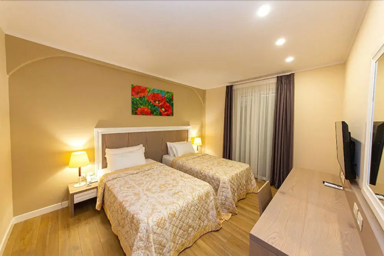 F&m Hotel