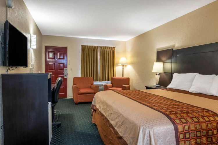 Broken Bow Inn and RV Park