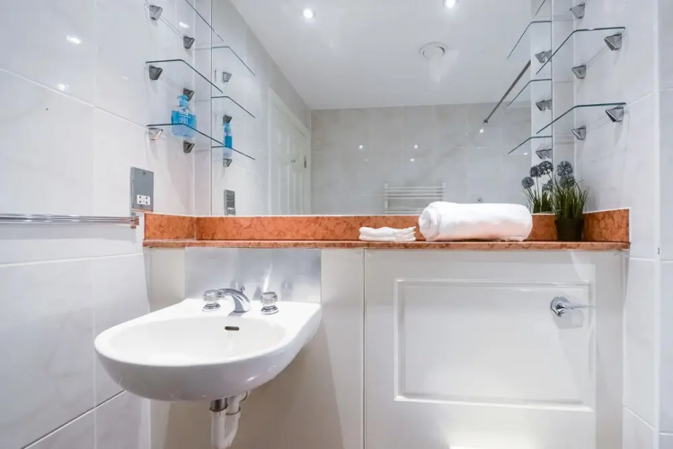 945 - Point west - Studio Apartment