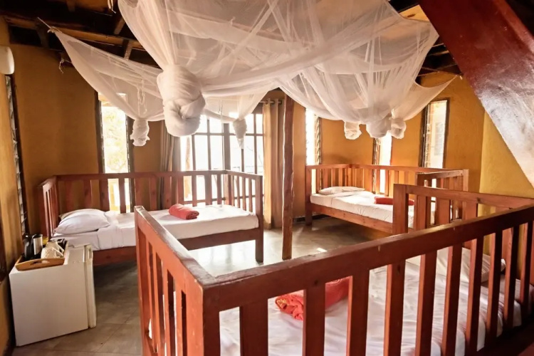 Safari Beach Lodge