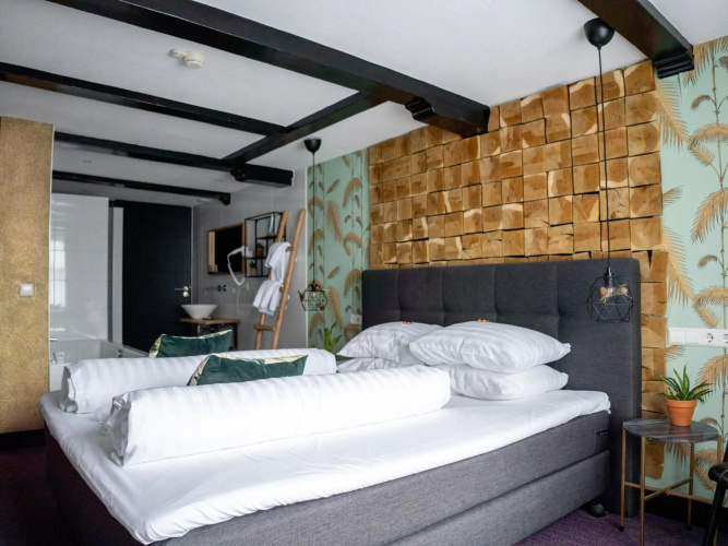 Wolf Hotel