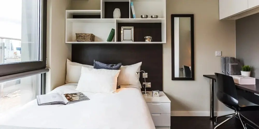 2 Bedrooms Apartment