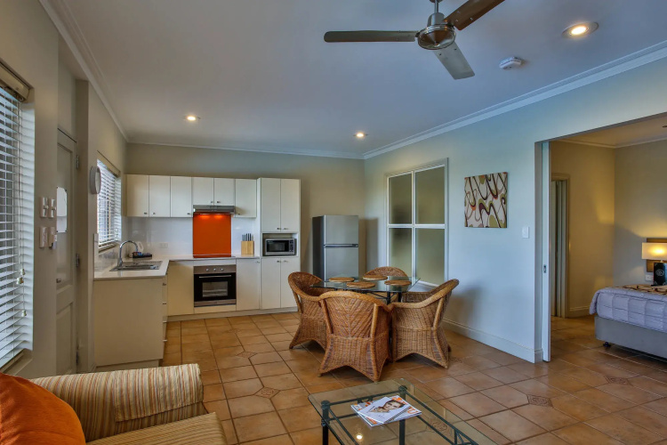 Moonlight Bay Suites