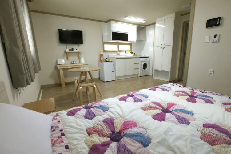 SS Guesthouse - Hostel