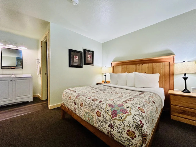 Mt Gardner Inn